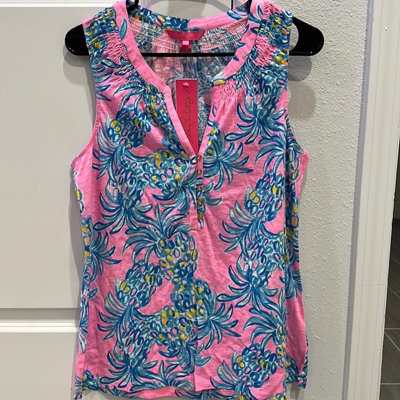 Lilly Pulitzer Tops - NWT Lilly Pulitzer Essie Tank top. Size Large. Wrinkled from moving. Smoke free